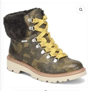 VIONICA Women's Camouflage Lace-Up Boots